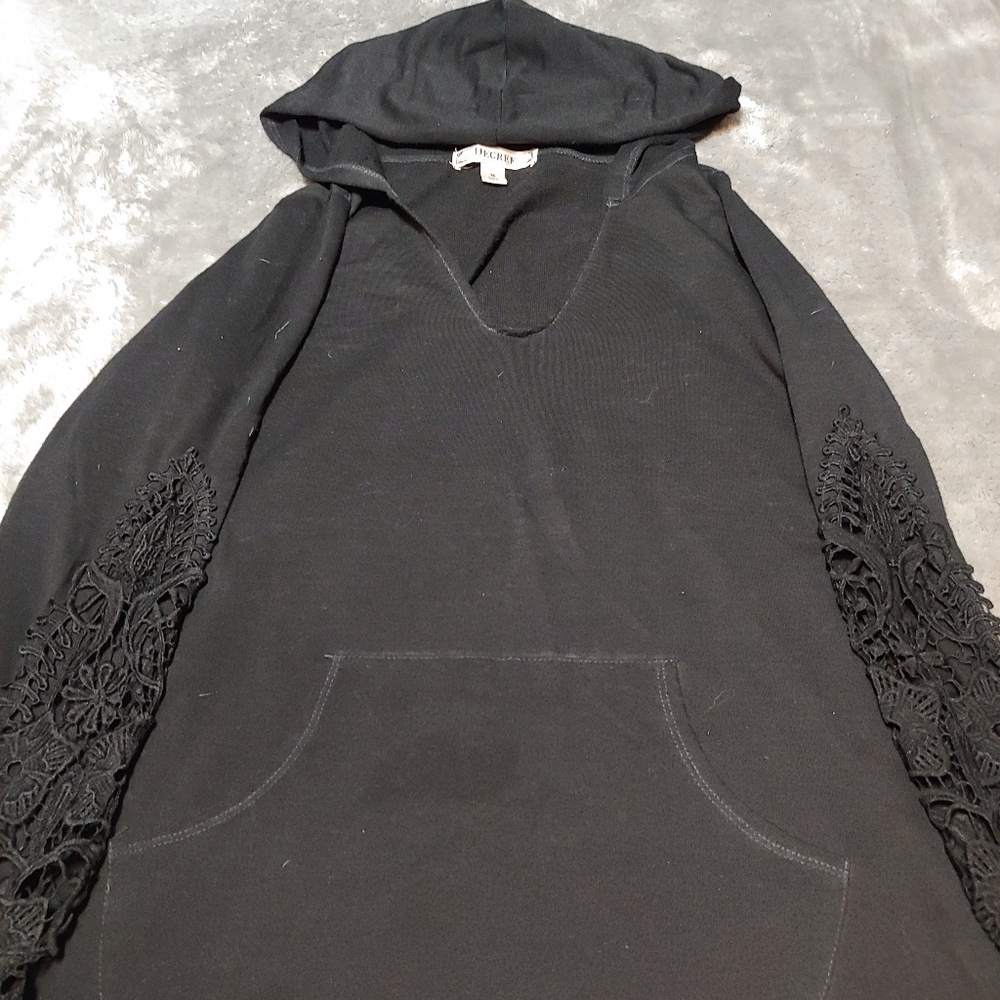 Black Sweatshirt